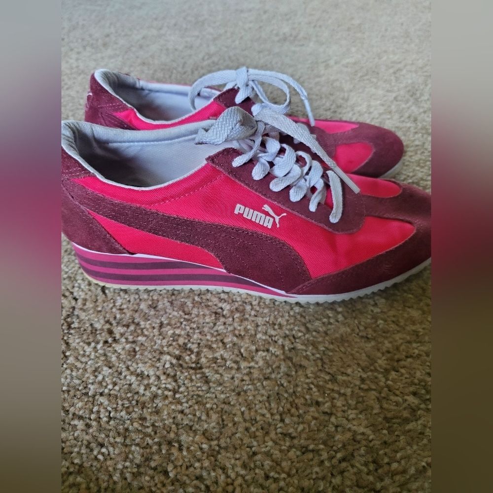 Retro-looking Puma low wedge sneakers